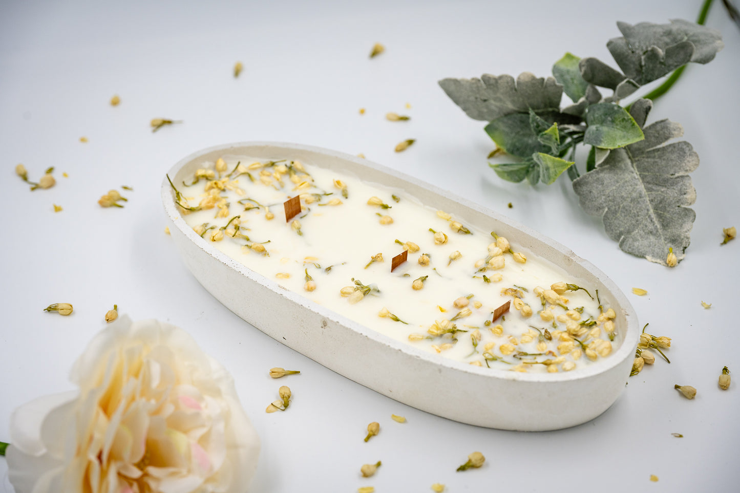 Handmade Dried Flower Scented Candle in Handmade Large Oval Boat