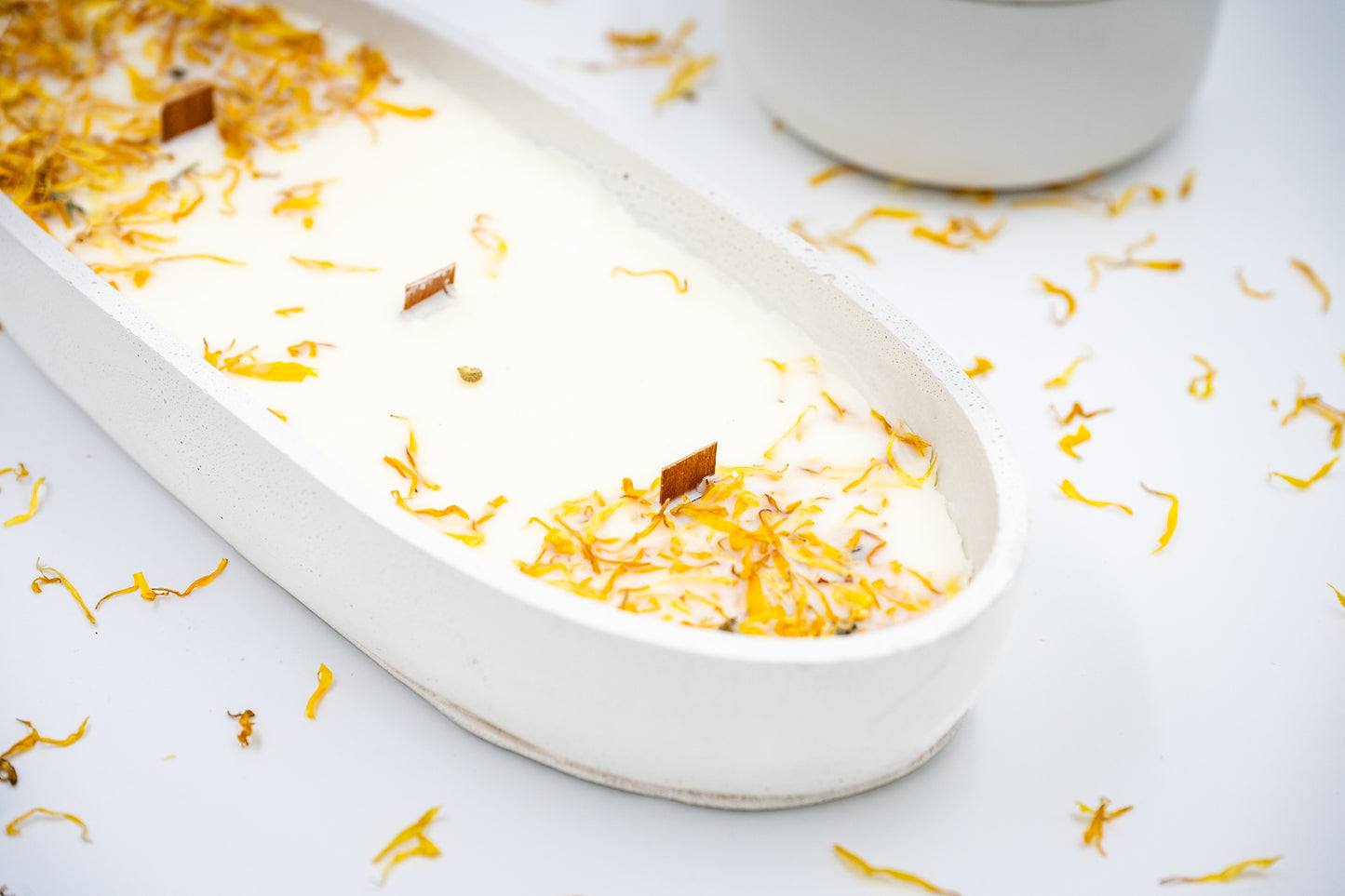 Handmade Dried Flower Scented Candle in Handmade Large Oval Boat