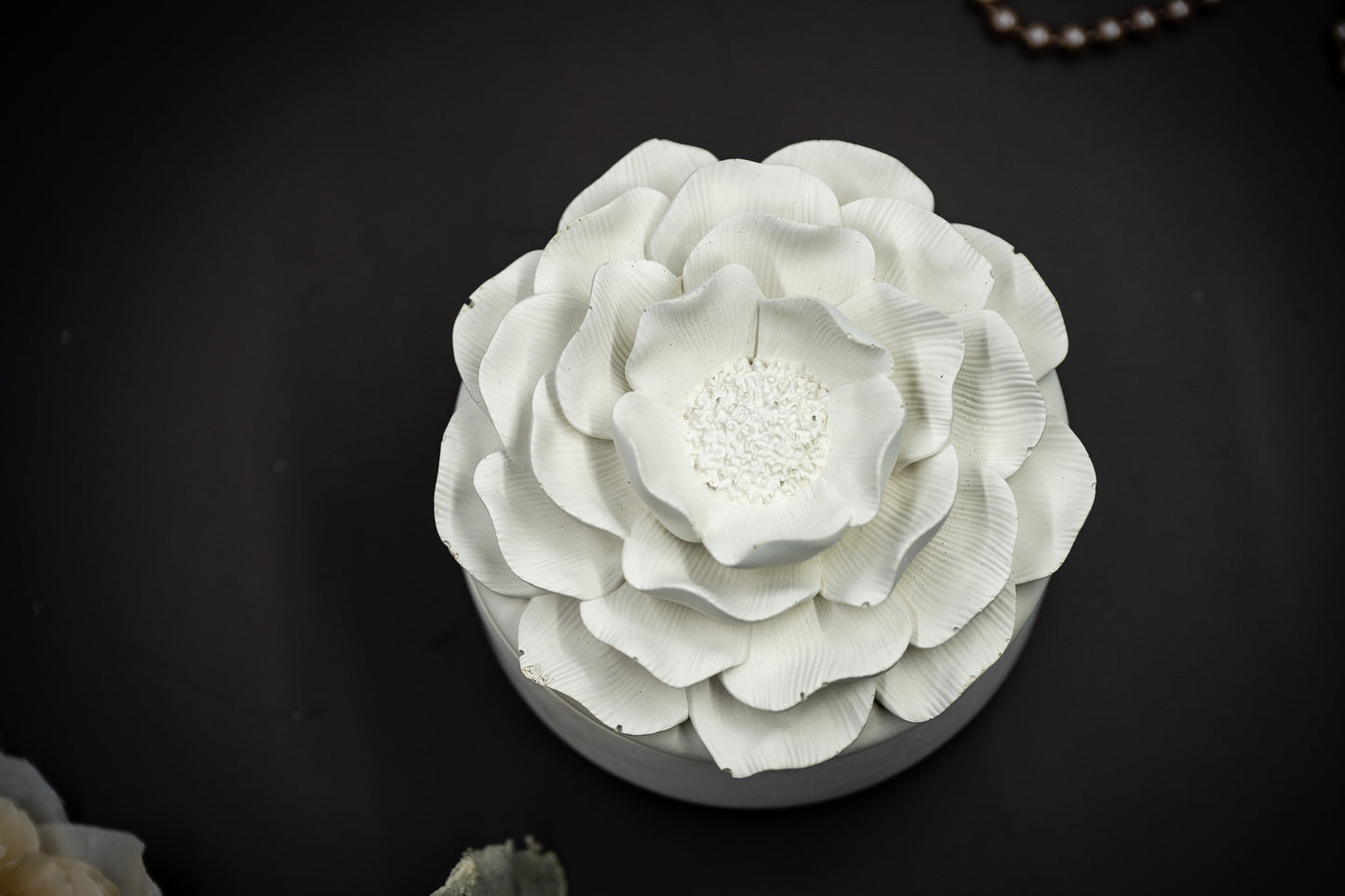 Handmade Concrete Camellia Flower Lid Candle Jar Jewelry Box with Scented Soy Wax Refill Candle